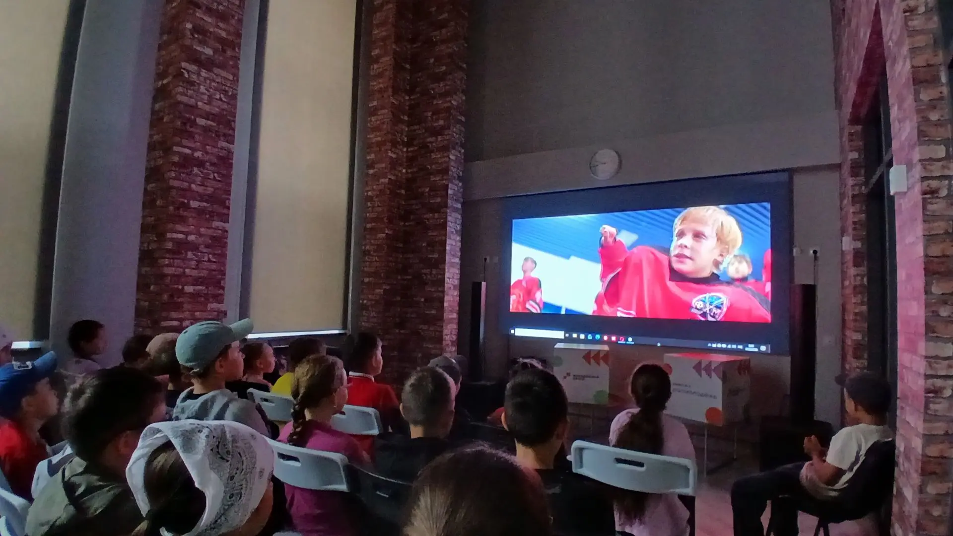 🎬 В нашем молодежном центре «Алгарыш» сегодня было по-настоящему тепло и шумно!

Мы с огромной радо
