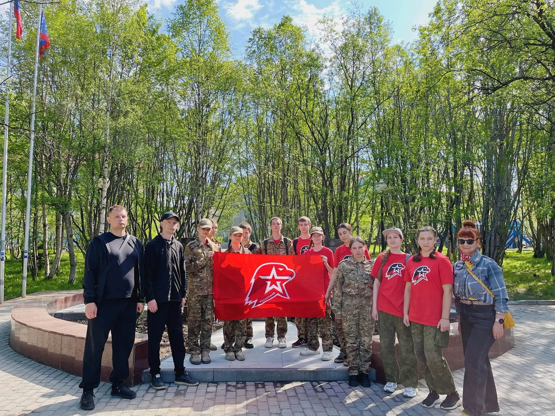 🇷🇺«ВПЕРЁД, ЮНАРМЕЙЦЫ!» — ПАМЯТЬ. ЕДИНСТВО.

В 7️⃣ день экспедиции юнармейцы посетили памятные мест