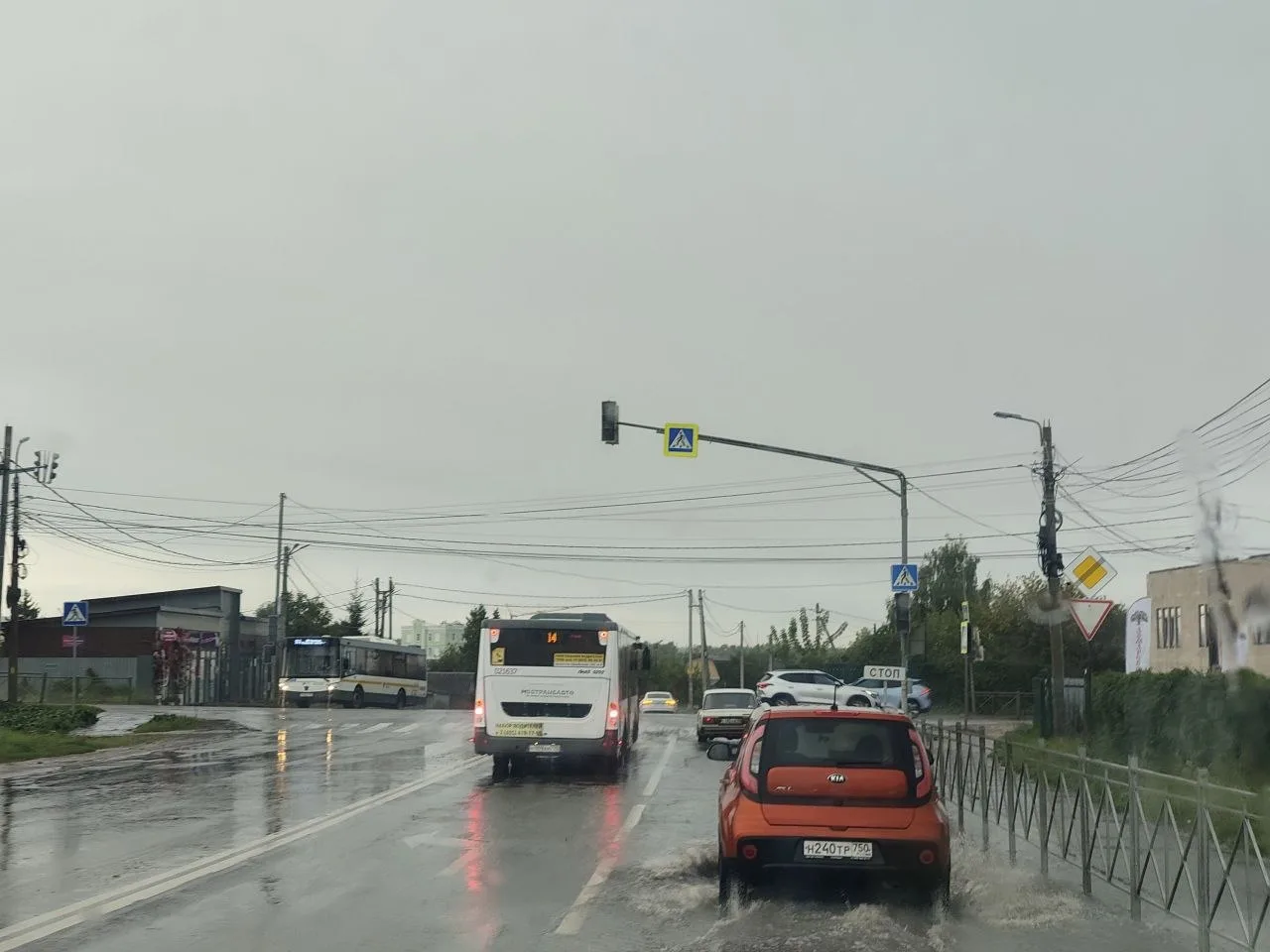 Будьте осторожны, не работает светофор на перекрестках: