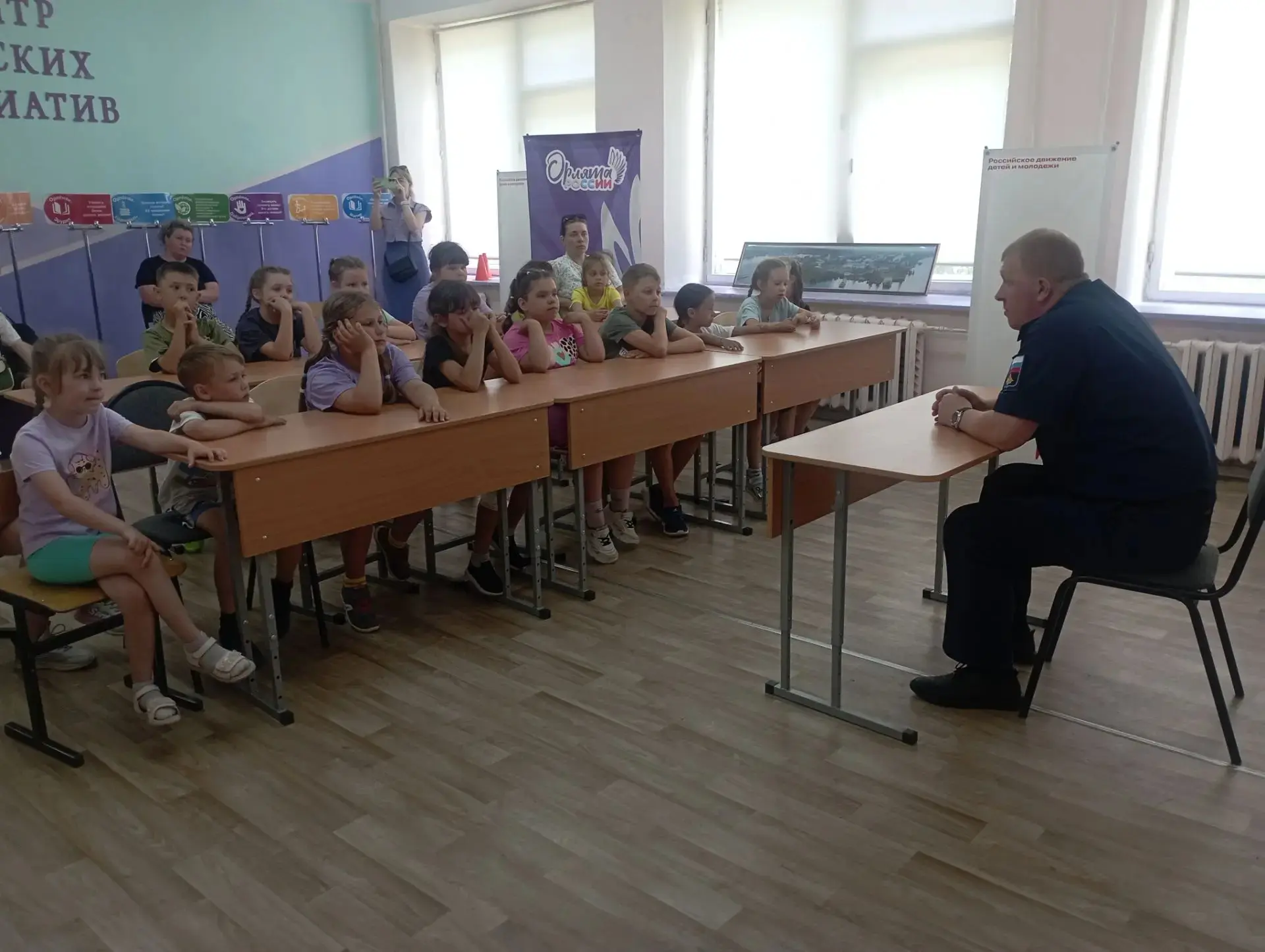 ⚡️16 июня в рамках реализации программы «Классные встречи» состоялся урок мужества на тему «Герои Ро