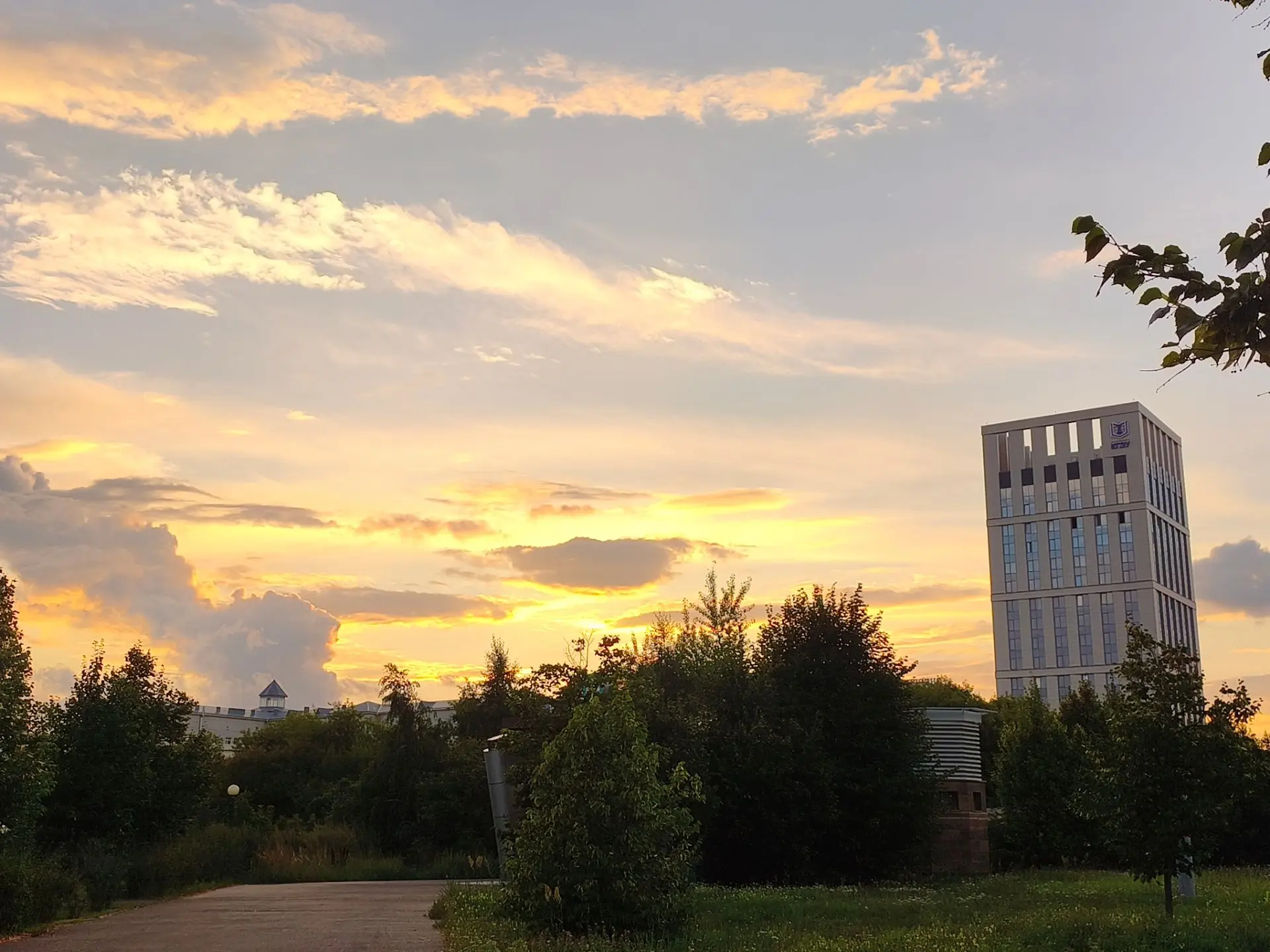... а завтра август🍃

Хорошего вечера, Энергоуниверситет!💙

❗И не забывайте:
Завтра последний день