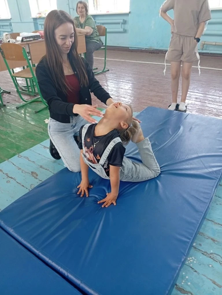 В площадке досуга для детей «Планета детства» прошёл яркий и увлекательный День гимнастики. Ребята с