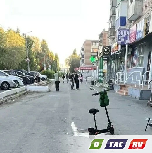 На ул. Ленина пьяный водитель самоката сбил ребёнка.  Всё произошло в районе дома №49. 49-летний гай