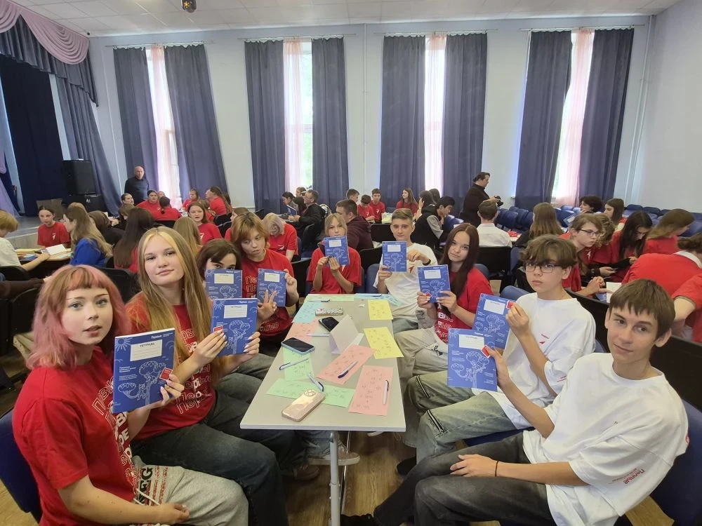 "ПЕРВЫЕ" ВСТРЕЧАЮТ ЛЕТО🙃