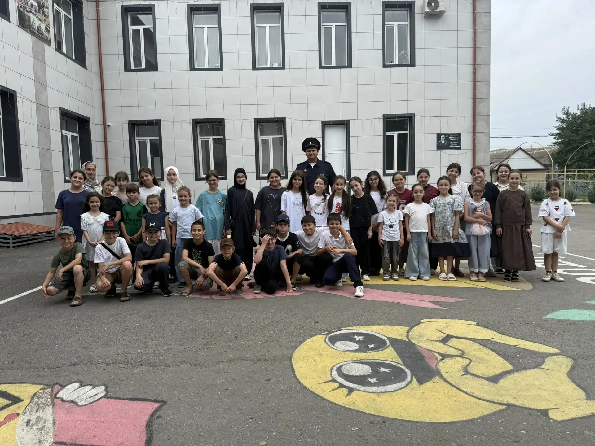 Безопасность — прежде всего! 🚦

Будни в пришкольном лагере «РАДУГА» проходят не только весело, но и