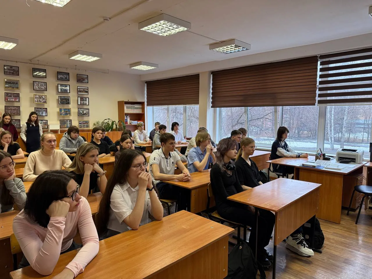 В гостях — свой герой 🤝13 апреля у нас было необычное занятие. Перед 10-ми классами выступил Алексан