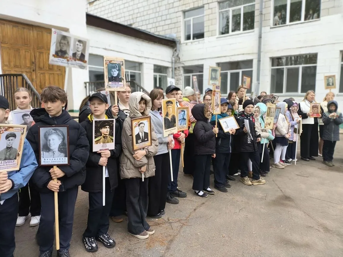 НАШ БЕССМЕРТНЫЙ ПОЛК  9 мая – день в нашей стране особенный. Это и праздник, и печаль одновременно. 