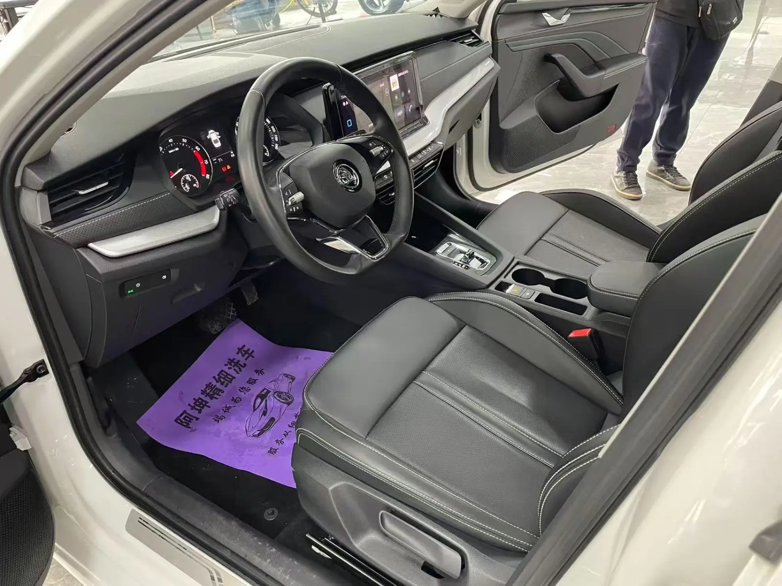 ✅ В продаже в Китае  Škoda Octavia Pro 2022 год 38 000 км 1.4 бензин - 150 ЛС Передний привод  ✅ Ком