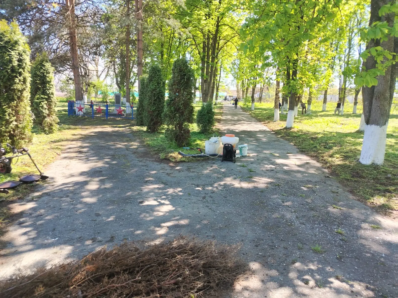 Жители хутора Колдрасинский провели субботник