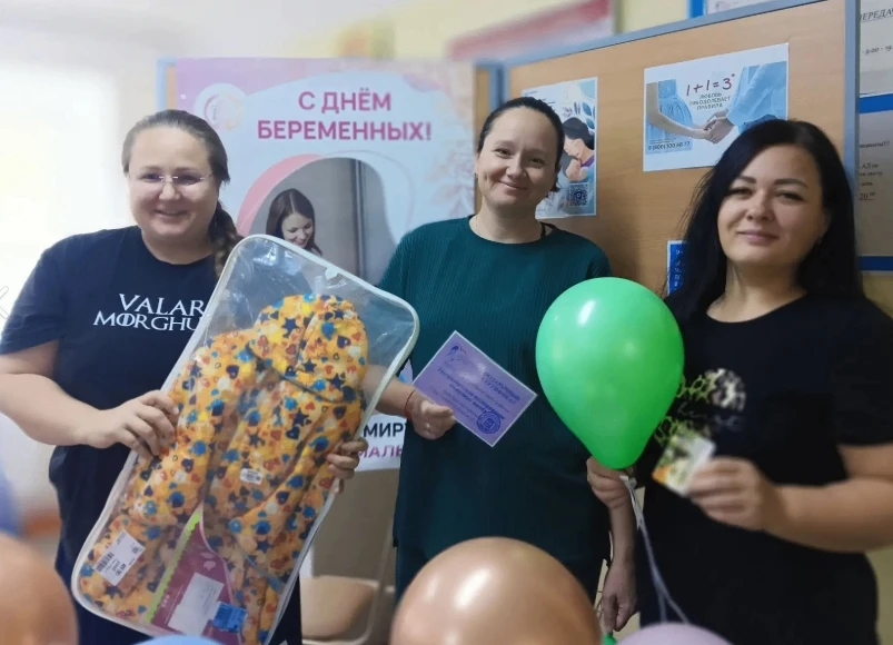 В этот праздничный день в нашем стационаре находилось 25 беременных пациенток, и все он...