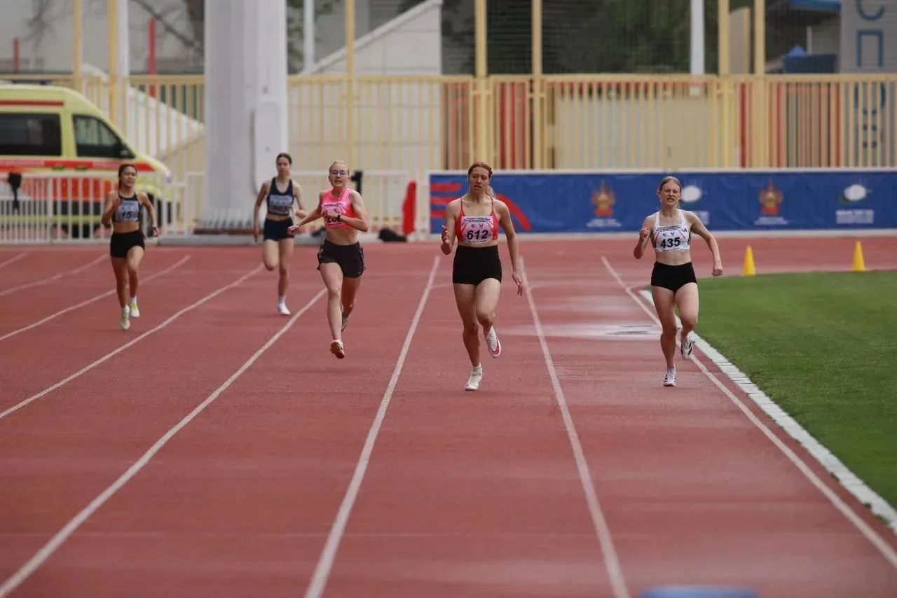 🏃‍♀️🏆 Новые победы и личные рекорды наших спортсменов!  В Краснодаре прошло Первенство Южного федера