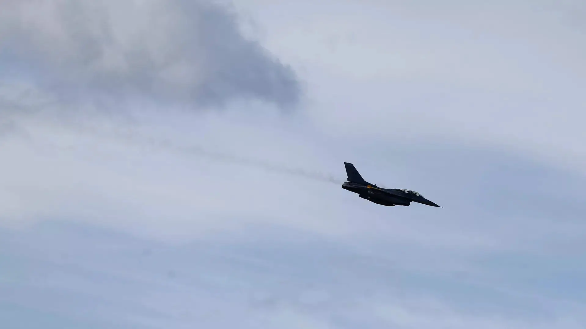 🔥 ВСУ опять потеряли F-16: пока списывают на сбой

Поветрянные силы пожаловались, что у них упал F-
