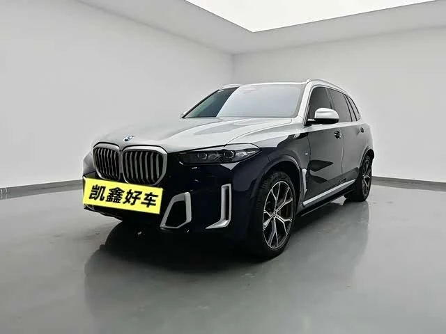 BMW X5 2023 xDrive 30Li Luxury M Sport.