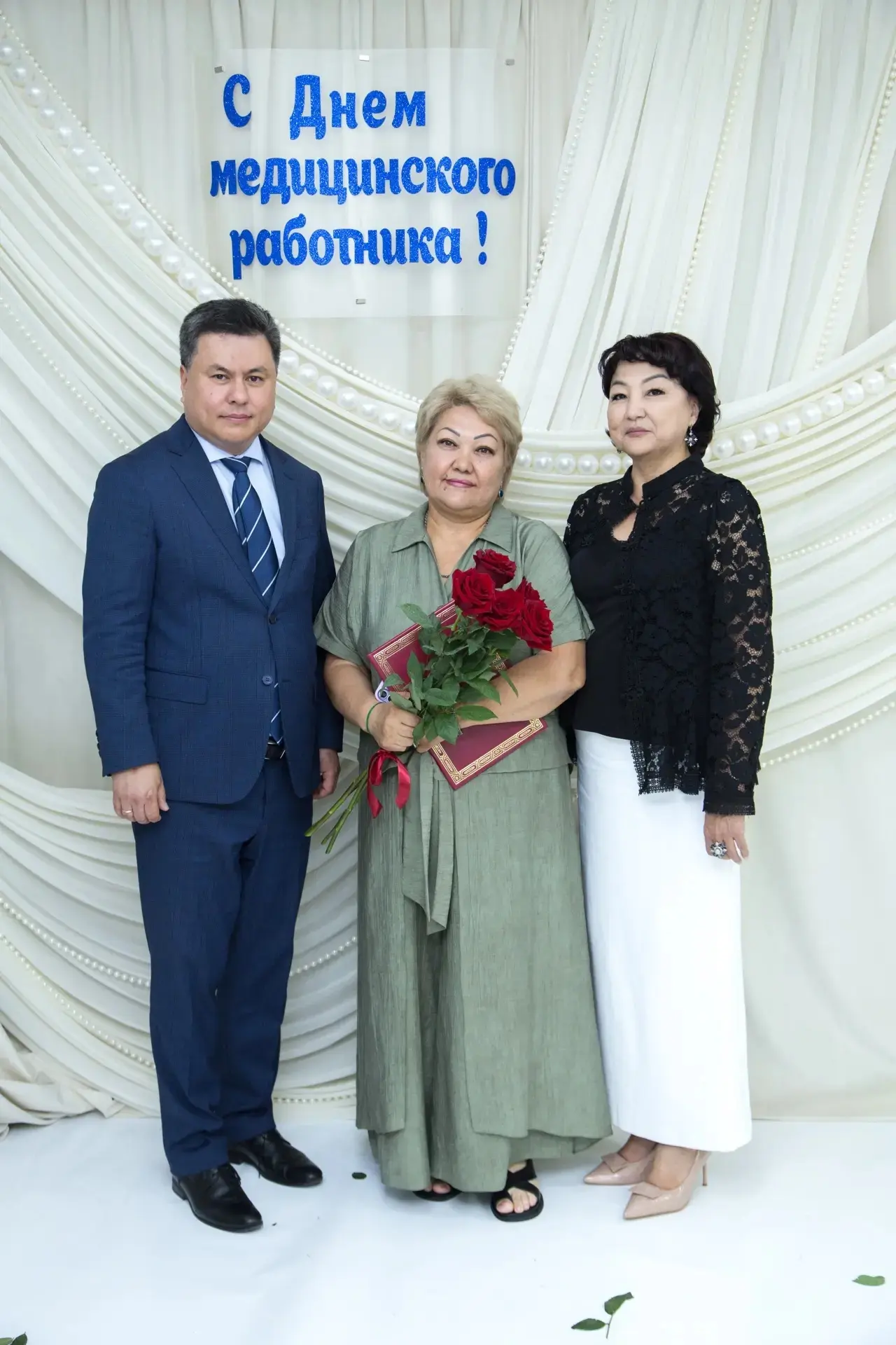За многолетний труд и профессиональное мастерство наша коллега Любовь Николаевна Демкина награждена 