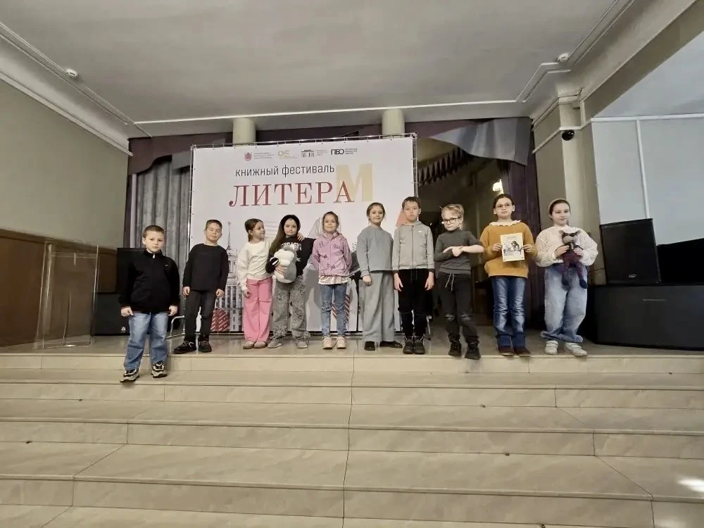 На базе школы на Глеба Успенского стартовала смена городского оздоровительного лагеря «Единство наук