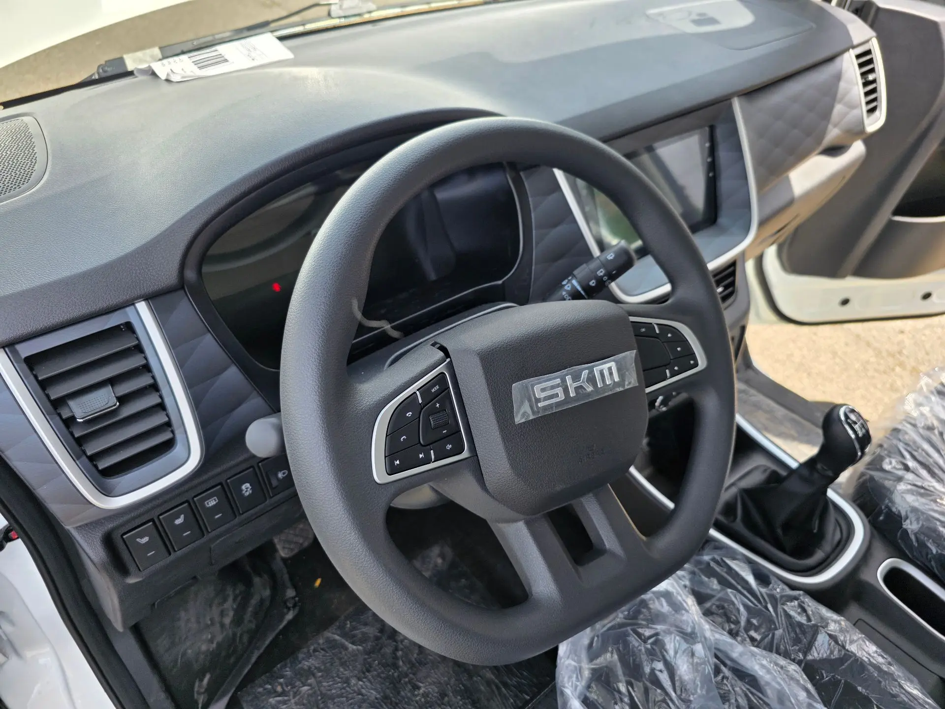 🚐🔥 SKM M7: АвтоВАЗ решил проверить страну на вшивость. И делает это за почти 3 миллиона рублей. Пока