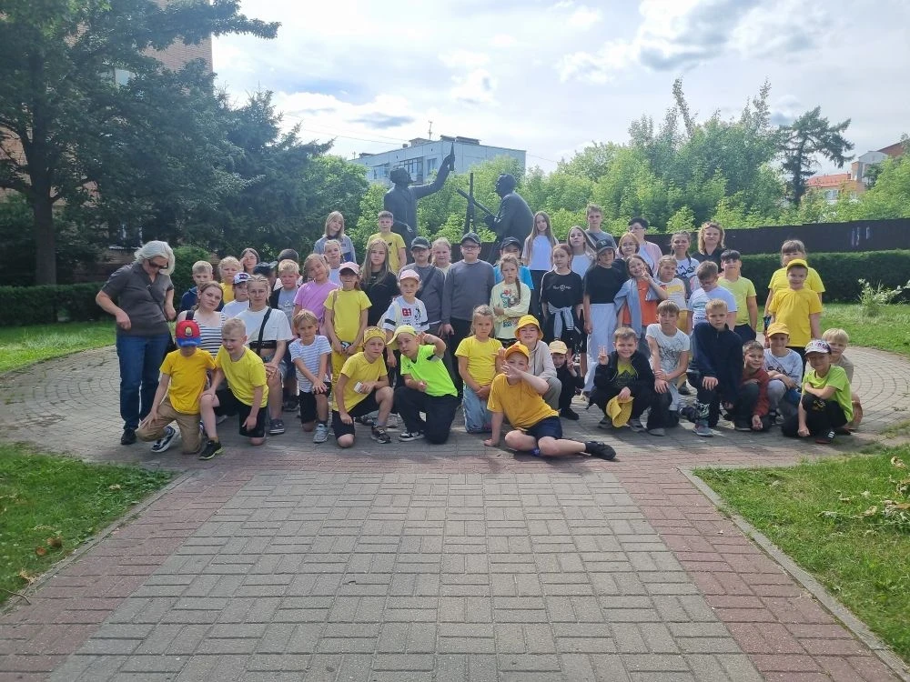Сегодня для наших воспитанников пришкольного лагеря «Солнышко» открылся портал в будуще...