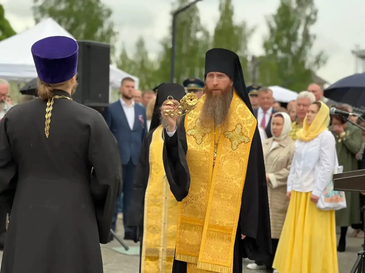 В Великих Луках открыли мемориал славы Героям специальной военной операции  В Великих Луках состояло