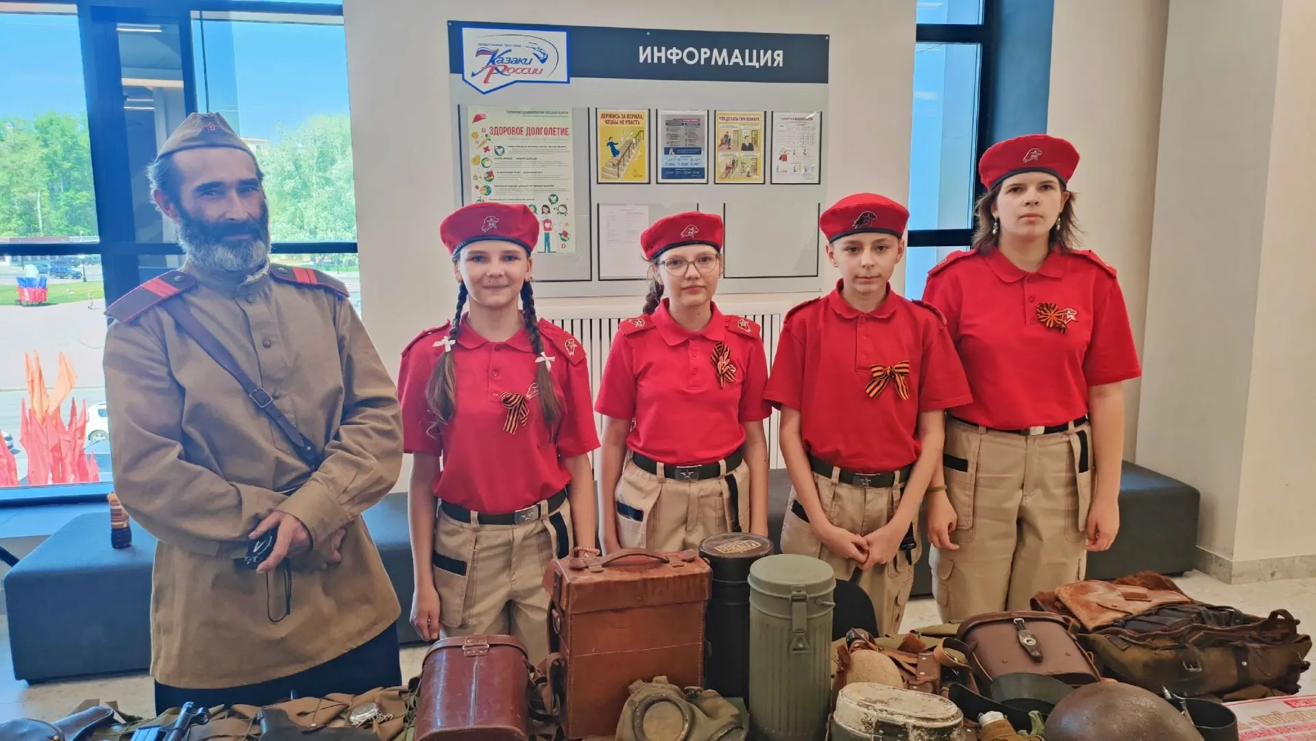 📍 Сегодня, 8 мая, накануне Дня Победы, учащиеся 6 «В» класса приняли участие в военно-патриотическом