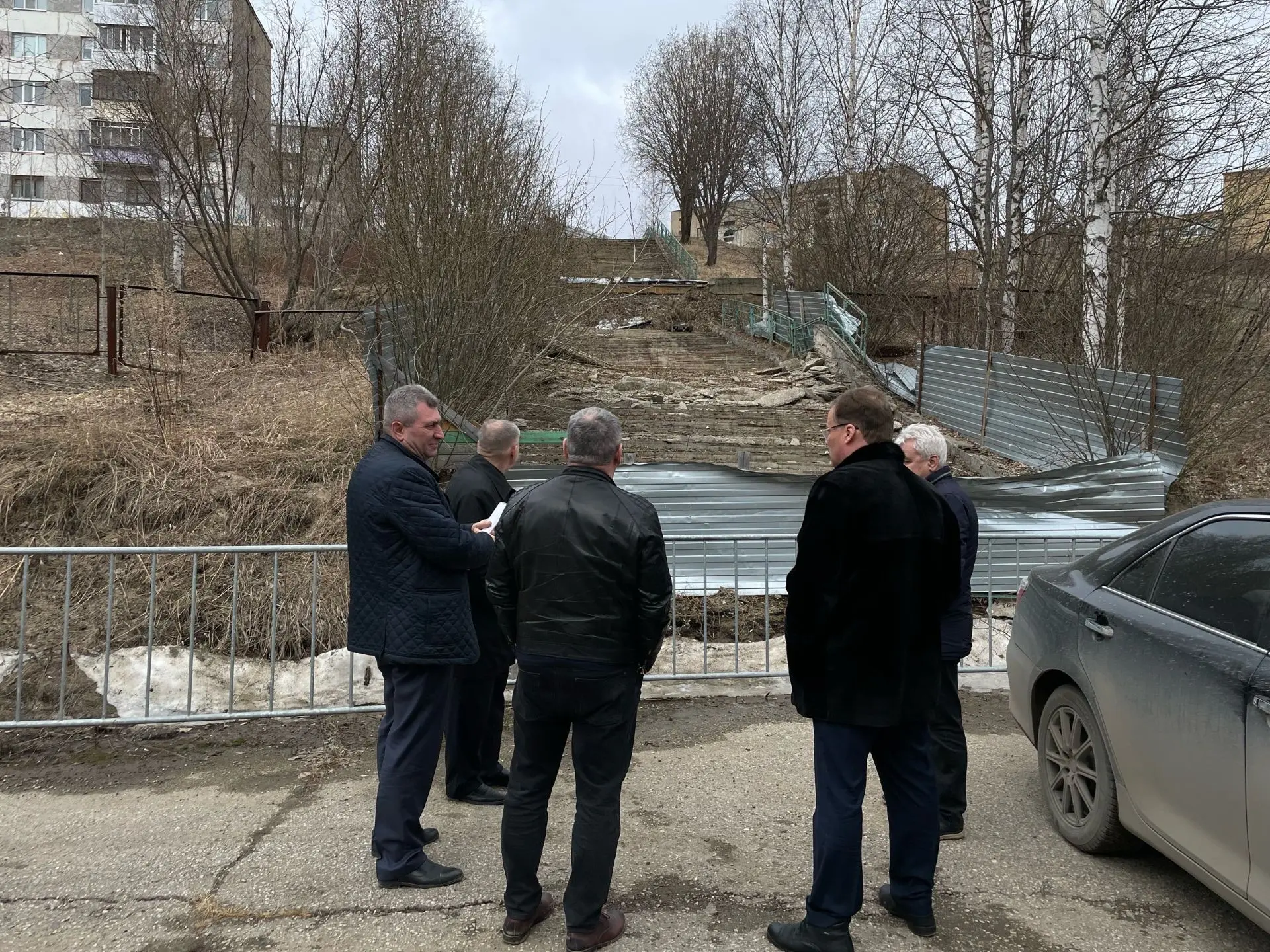 ❗️Начался   демонтаж лестницы, ведущей к школе №21