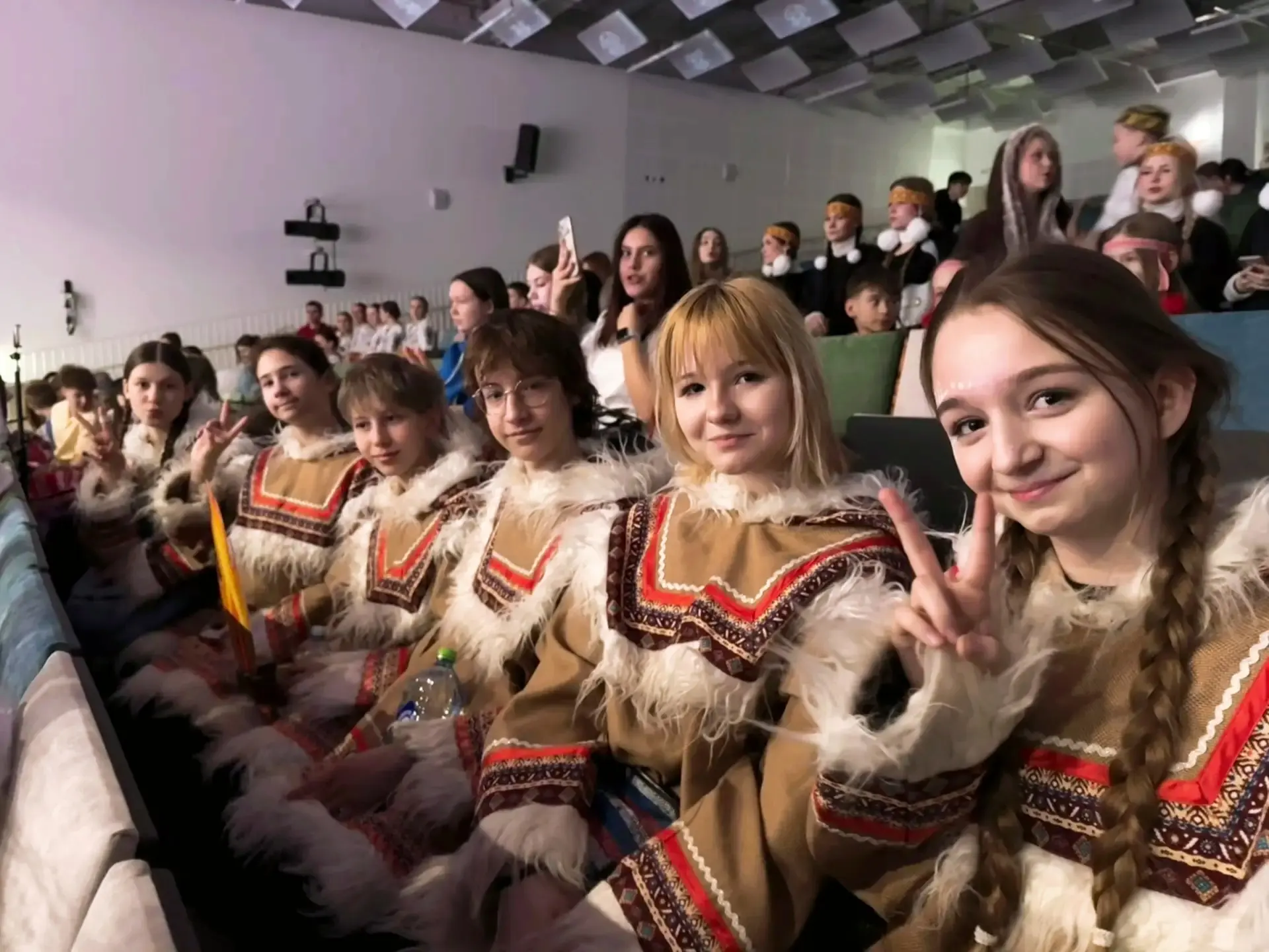 Ученики 6Ж класса вчера представили нашу школу на VI этапе конкурса «Компас Первых 2.0» - «Единство 