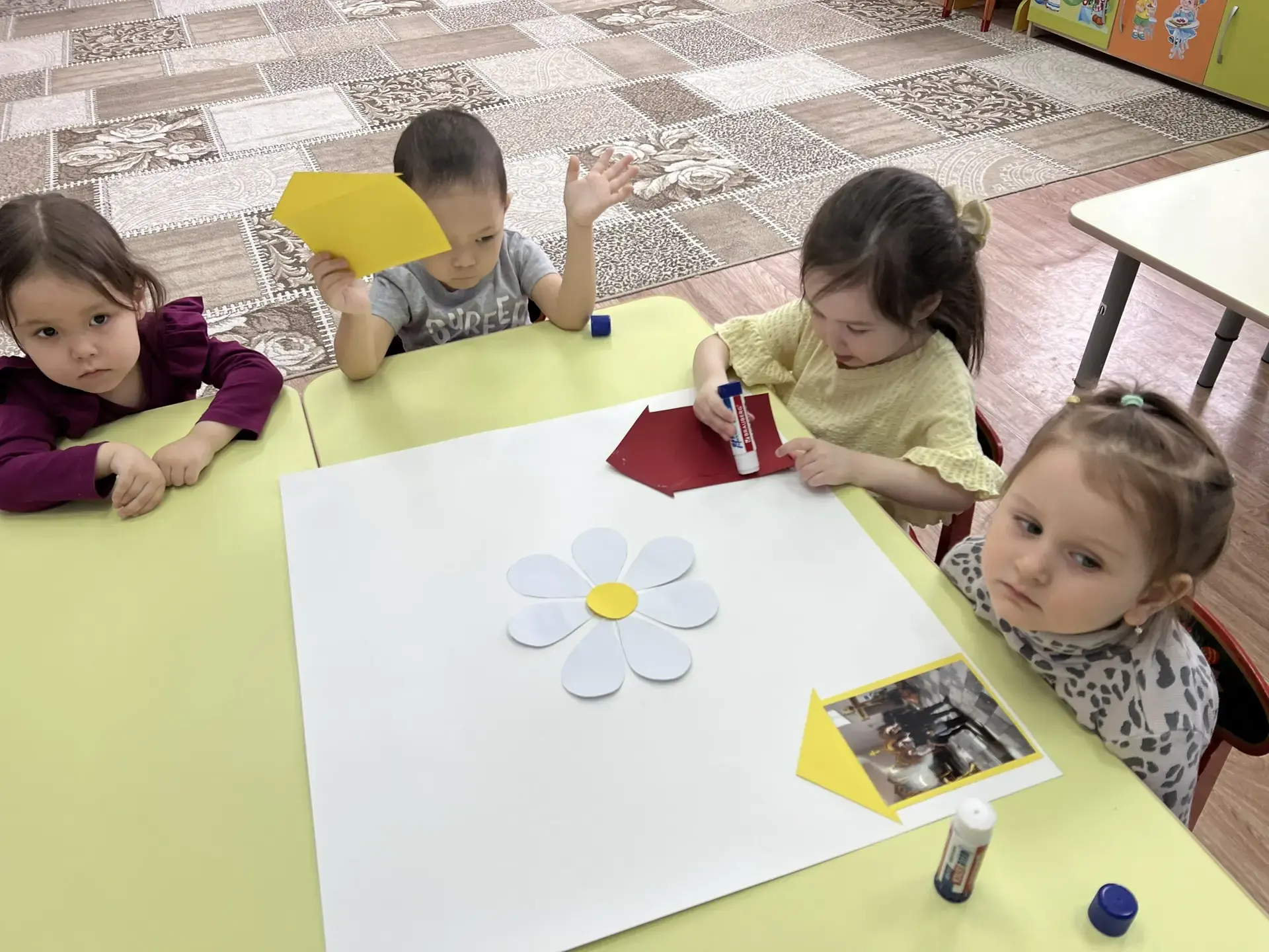 👩‍👦✨ Неделя, посвящённая Дню семьи, в младшей группе «Снежинка»✨👨‍👦