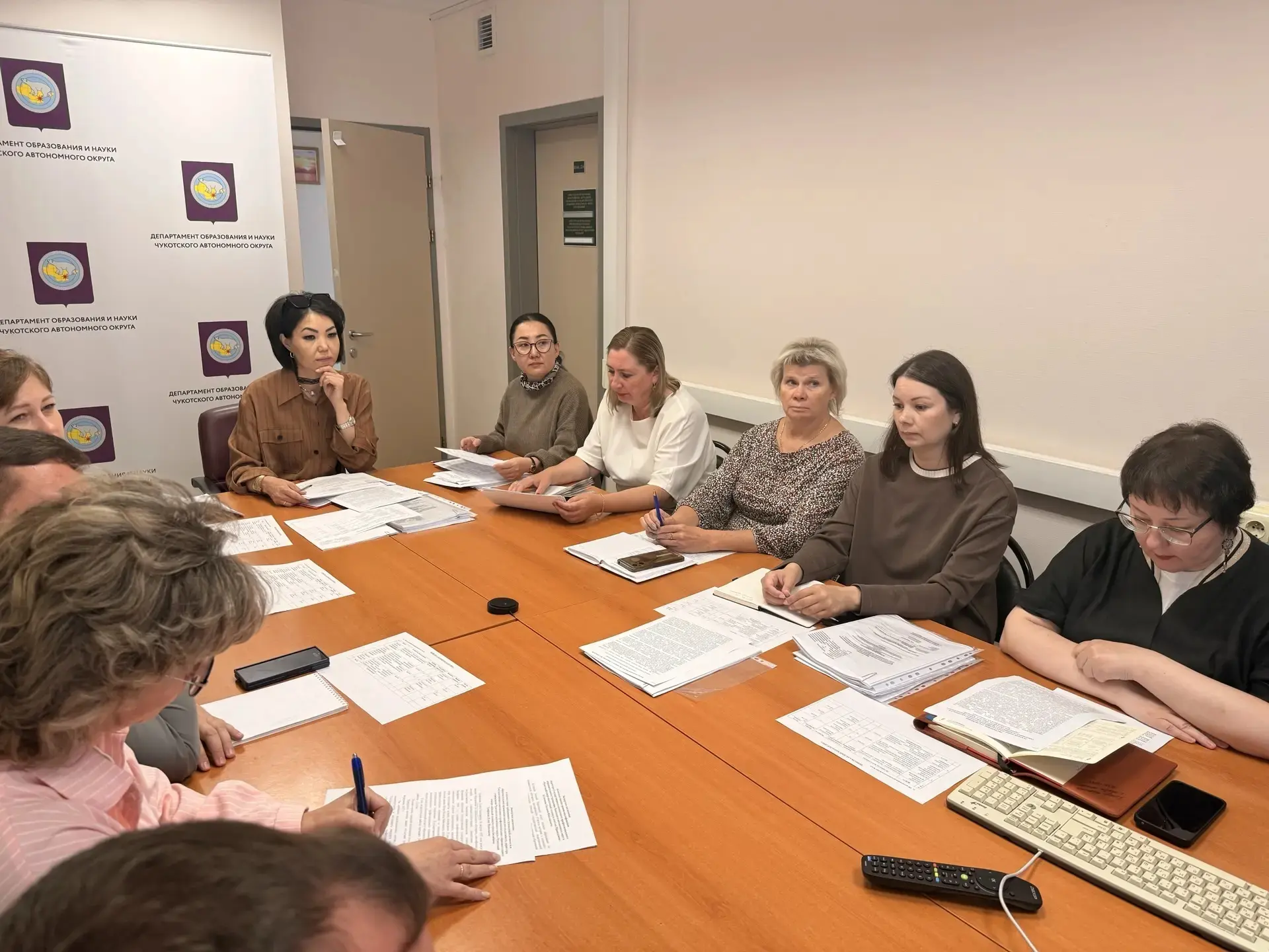 Сразу четыре руководителя системы образования Чукотки успешно подтвердили свой профессиональный стат
