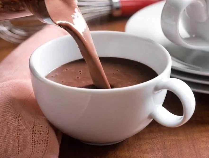 Польза какао ☕ 

✨ Чашка какао по утрам помогает взбодриться, улучшает настроение и придаёт энергии.