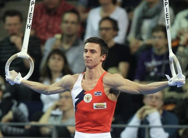 🌟 Факт дня 🌟Максим Девятовский — российский гимнаст, призёр чемпионатов мира и Европы...