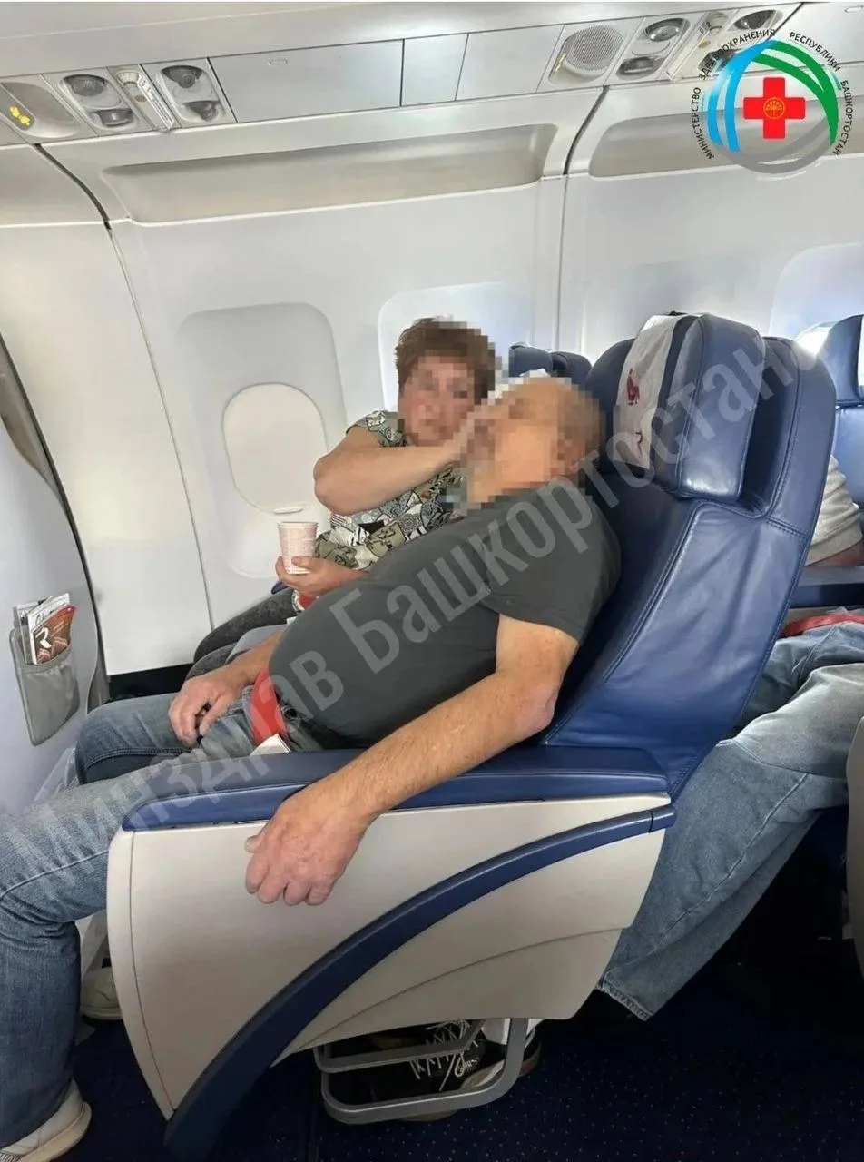 Медик из Башкирии спасла в небе мужчину