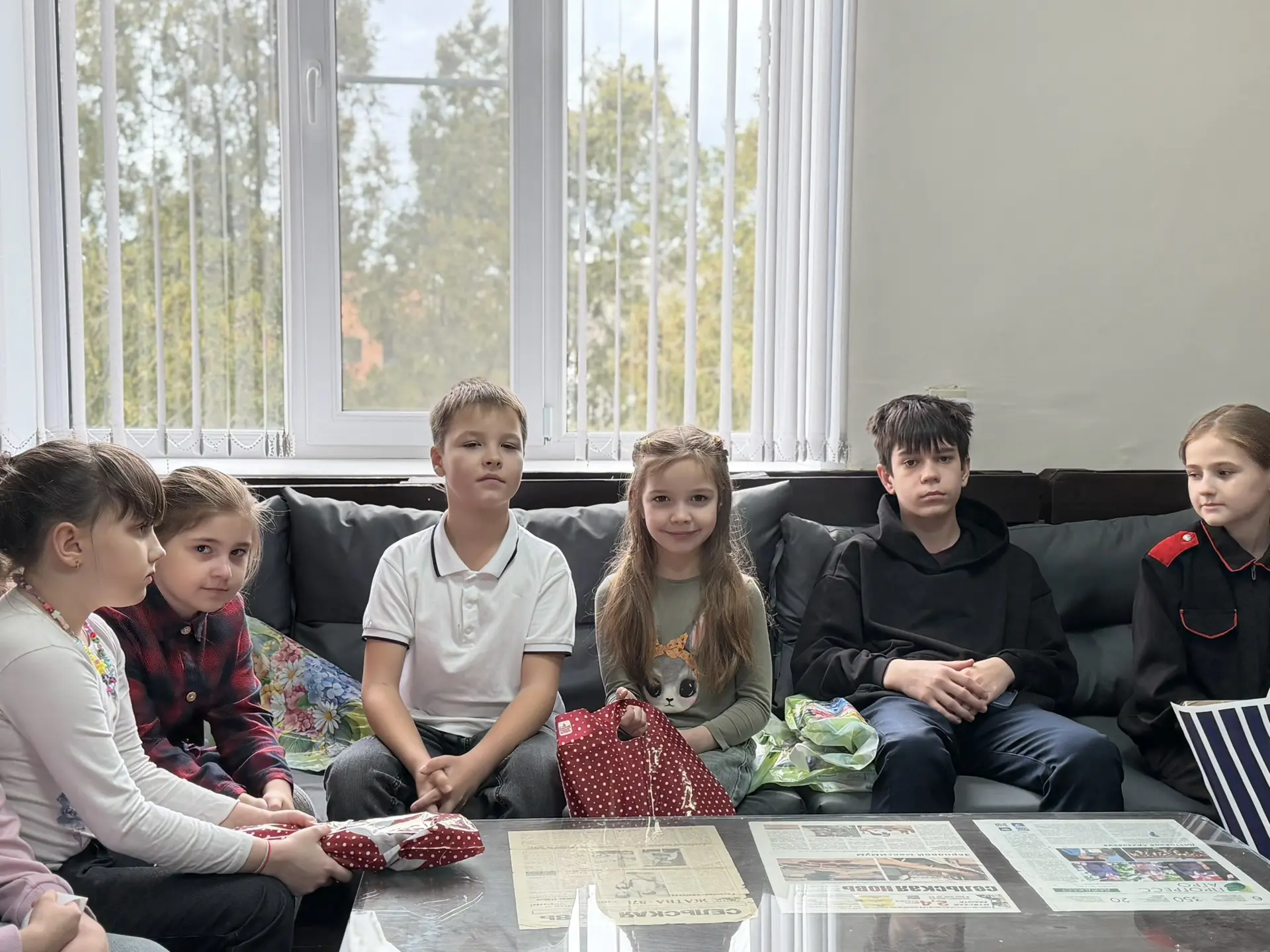 В рамках "Года единства народов России" провели творческий конкурс детских рисунков при...