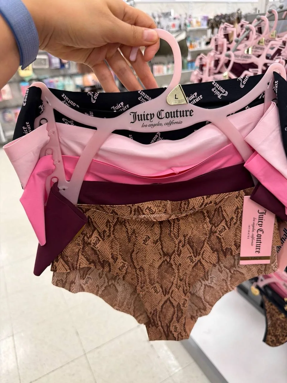 JUICY COUTURE🏷️