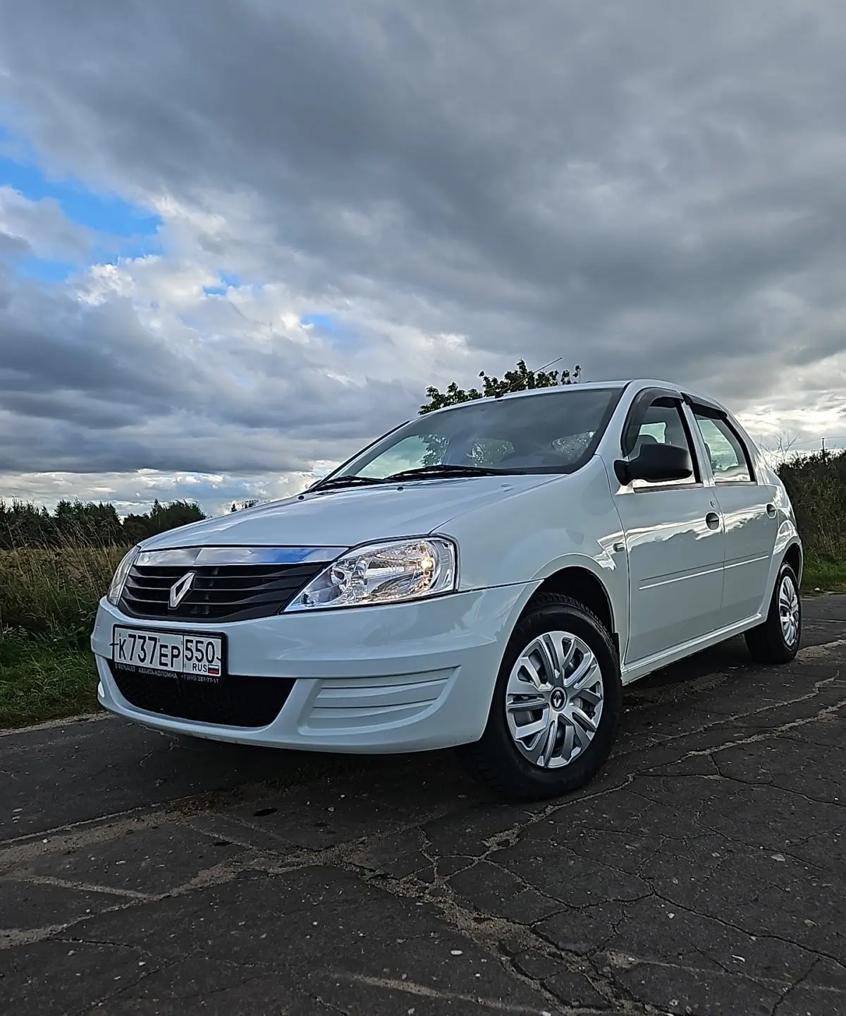 🚘 Renault Logan 1.6 at 20тк пробег 15г.