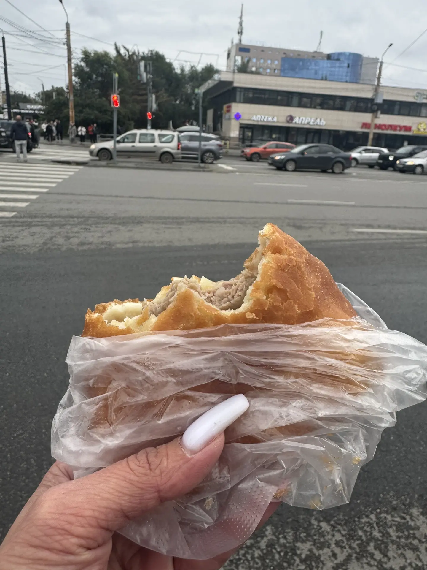 Сегодня очень суетной день, поэтому перед треней был не ПП обед, а жирный и не полезный...