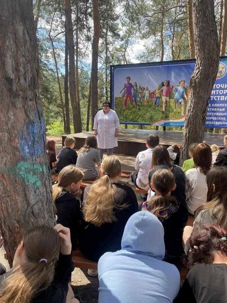 «Здоровое лето» в лагере «Ласточка»

Летние каникулы продолжаются. Мы все хотим сделать их для наших