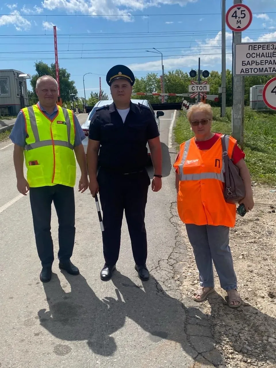 Железнодорожники Юдинского узла провели акцию по безопасности на переездах