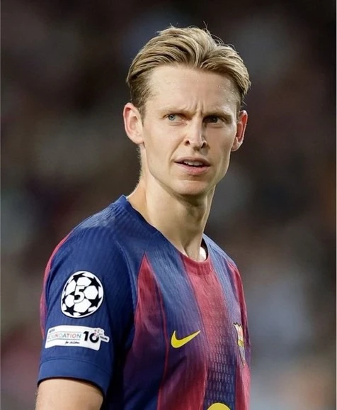 🇳🇱 Diario SPORT | «Барселона» разочарована ситуацией с травмой Френки де Йонга.

Прошло более шест