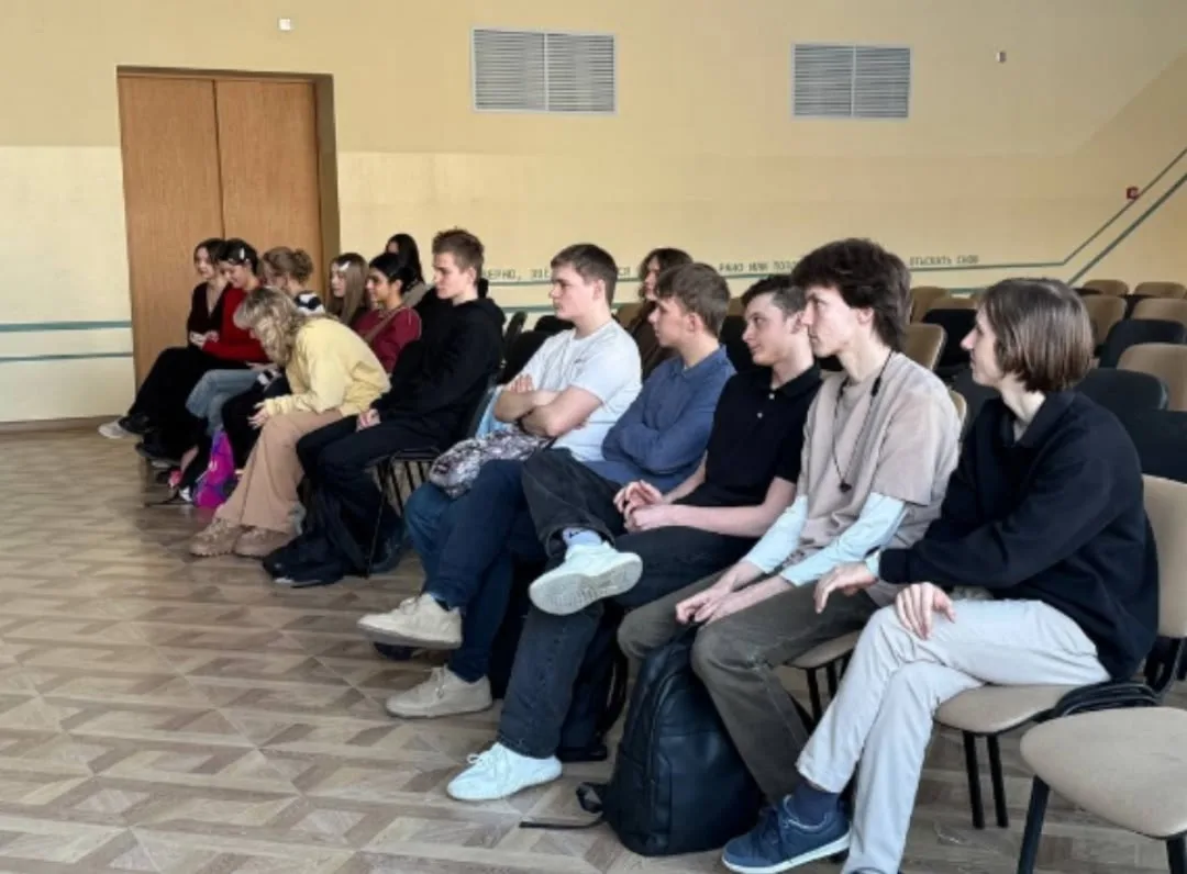 🇷🇺 Патриотическая игра 🇷🇺  Среди 10 классов прошла патриотическая игра, которая помогла понять значе
