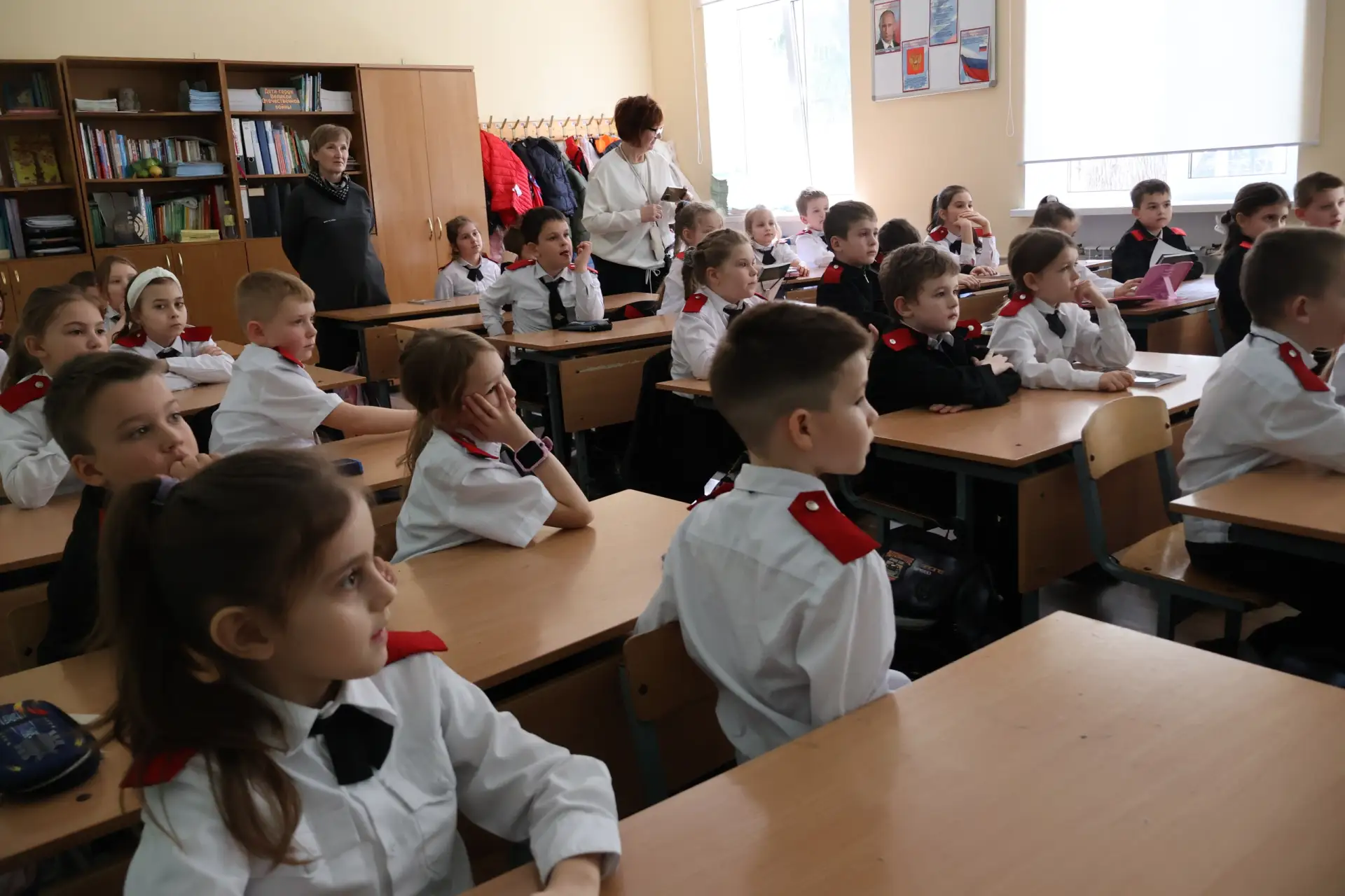 💫В нашем казачьем 1 А классе атаман Хутора Николаевский Александр Сехин и писательница Светлана Заха
