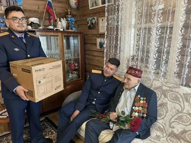 🇷🇺 В честь 81-й годовщины Победы в Великой Отечественной войне сотрудники следственного управления п
