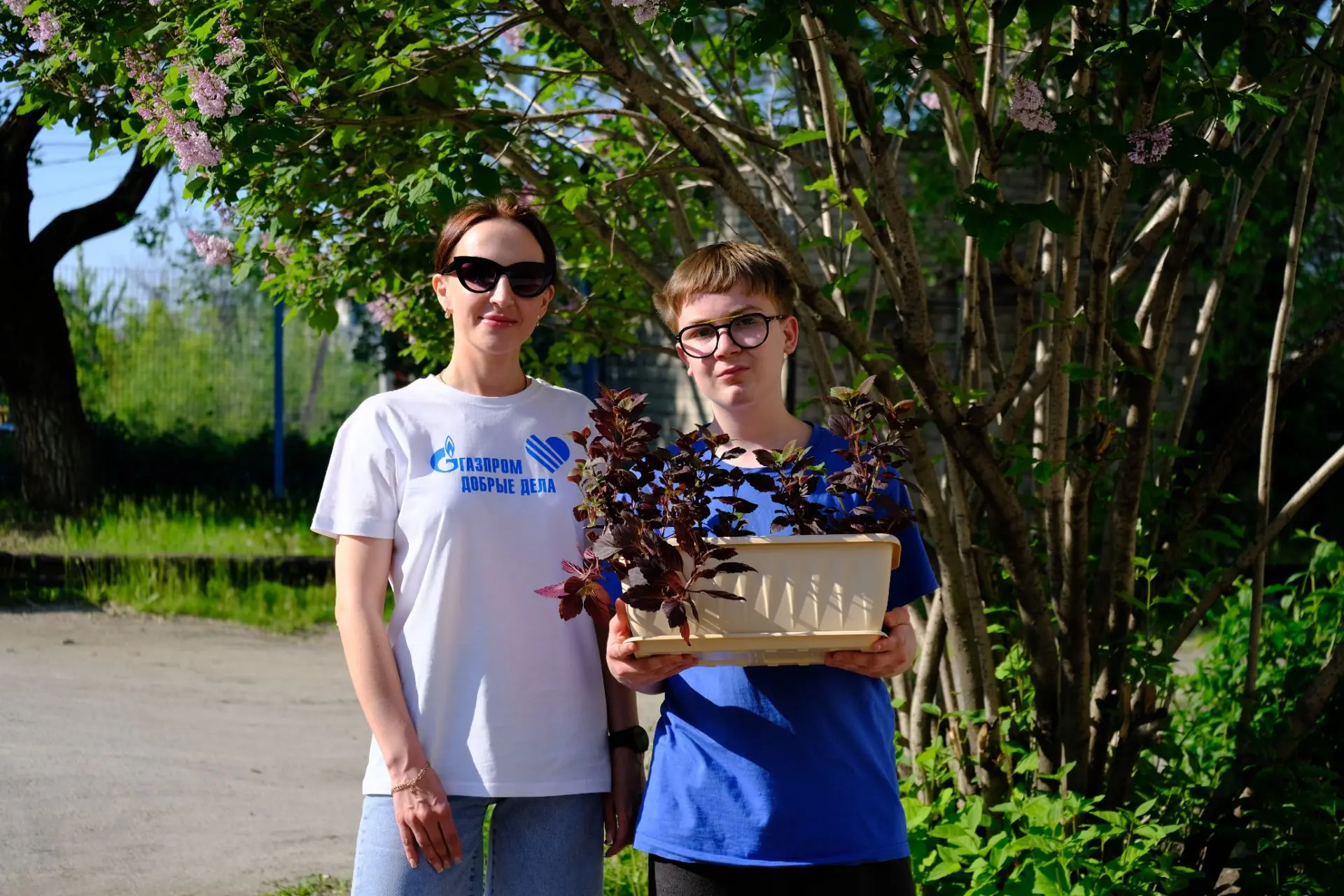 🌱Волонтеры Амурского ГПЗ провели экологическую акцию в подшефном социально-реабилитационном центре
