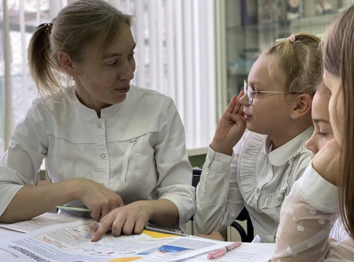 В 45 мгновении расскажем о медицинском кабинете гимназии 👩‍⚕️  Всем известно, что в школе важны учит