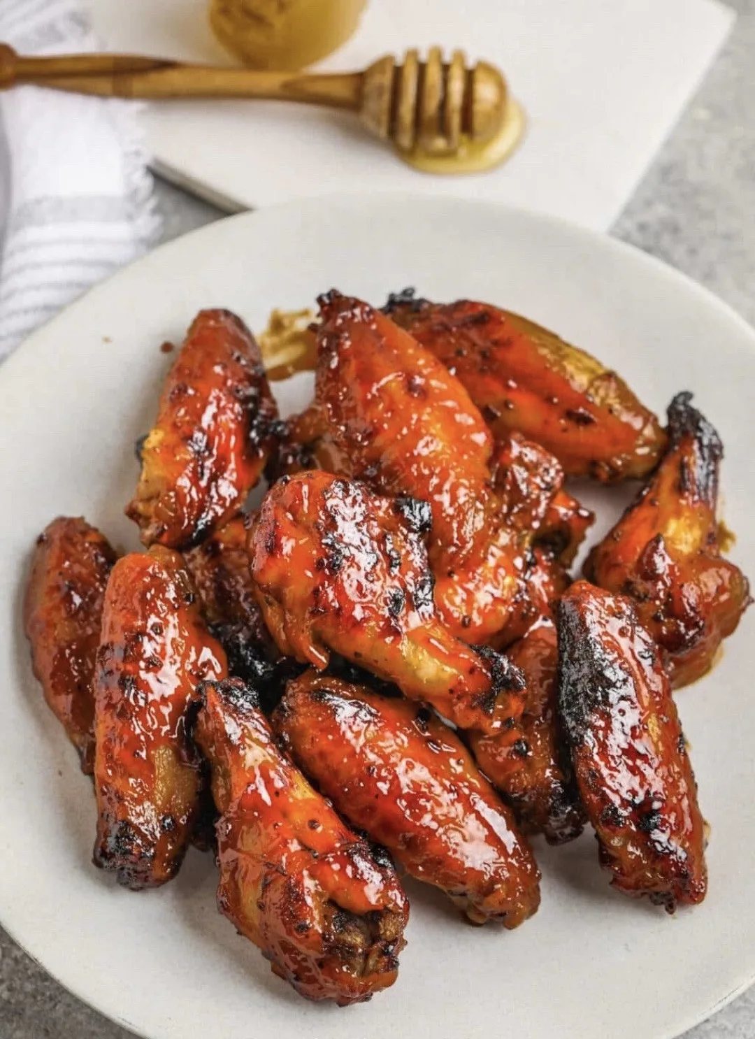 🍗 Крылья BBQ в аэрогриле — липкие, сладко-острые, пятничные