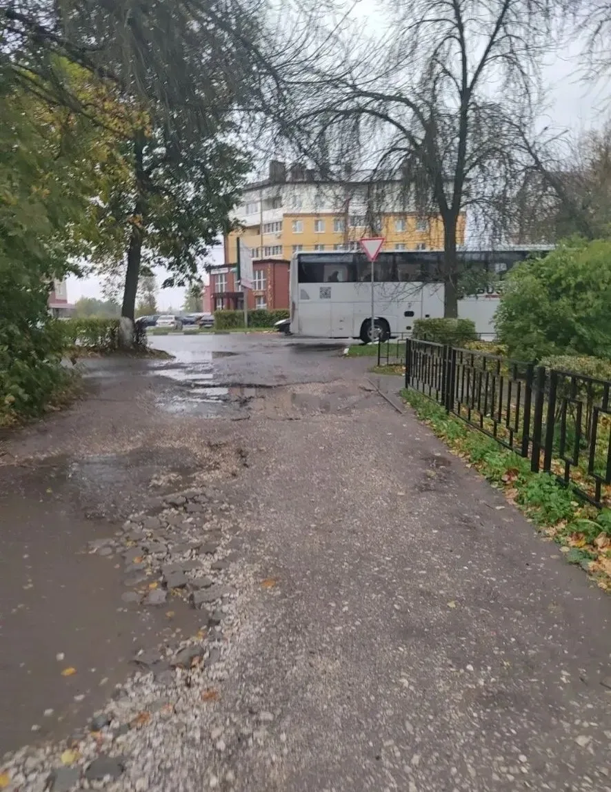 Че это вообще за автобусы постоянно стоят на севере. Всю стоянку займут на целый день