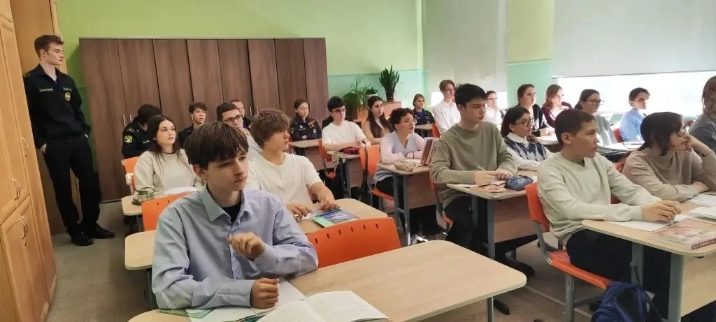 Профориентационная встреча для десятиклассников 🎓  В нашей школе для обучающихся 10-х классов состоя