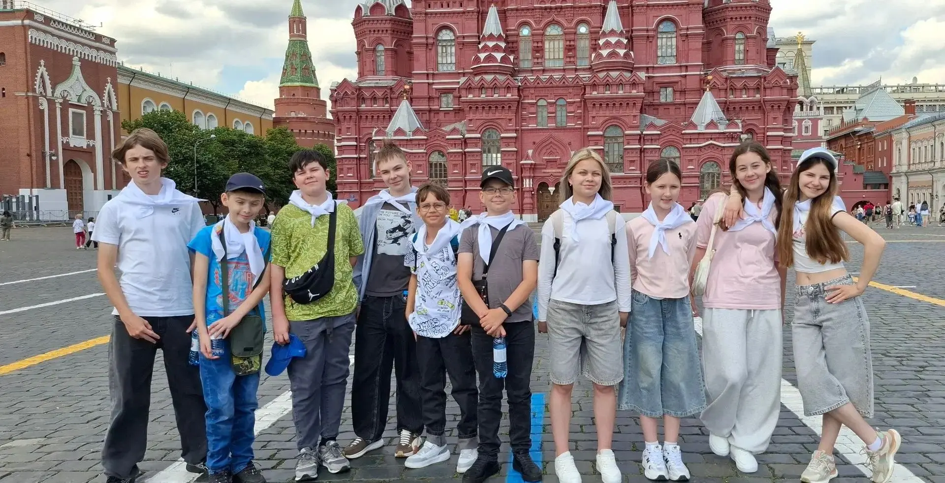 14 июня первая группа учеников нашей школы выехала в столицу нашей Родины по программе «Мы-Россияне»