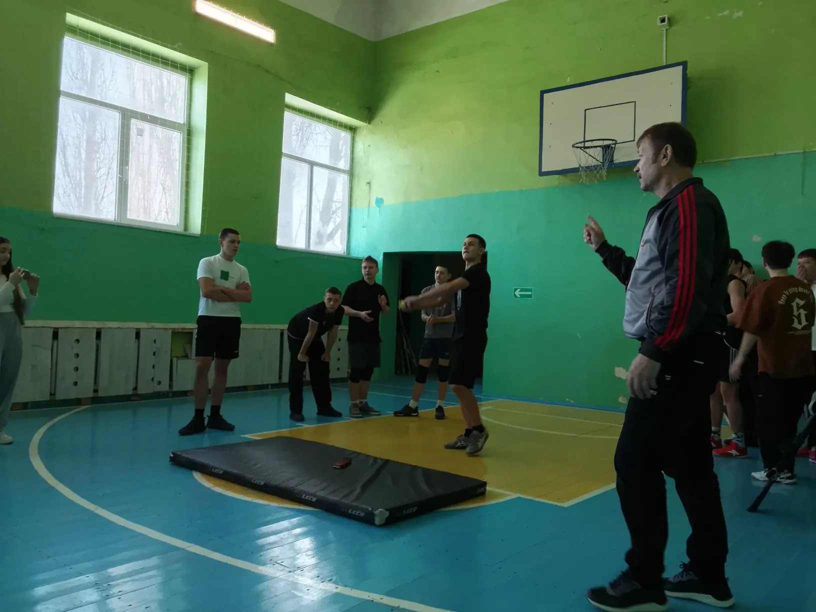 20 февраля в МКОУ Краснолимановской СОШ прошли спортивные соревнования между учащимися школы