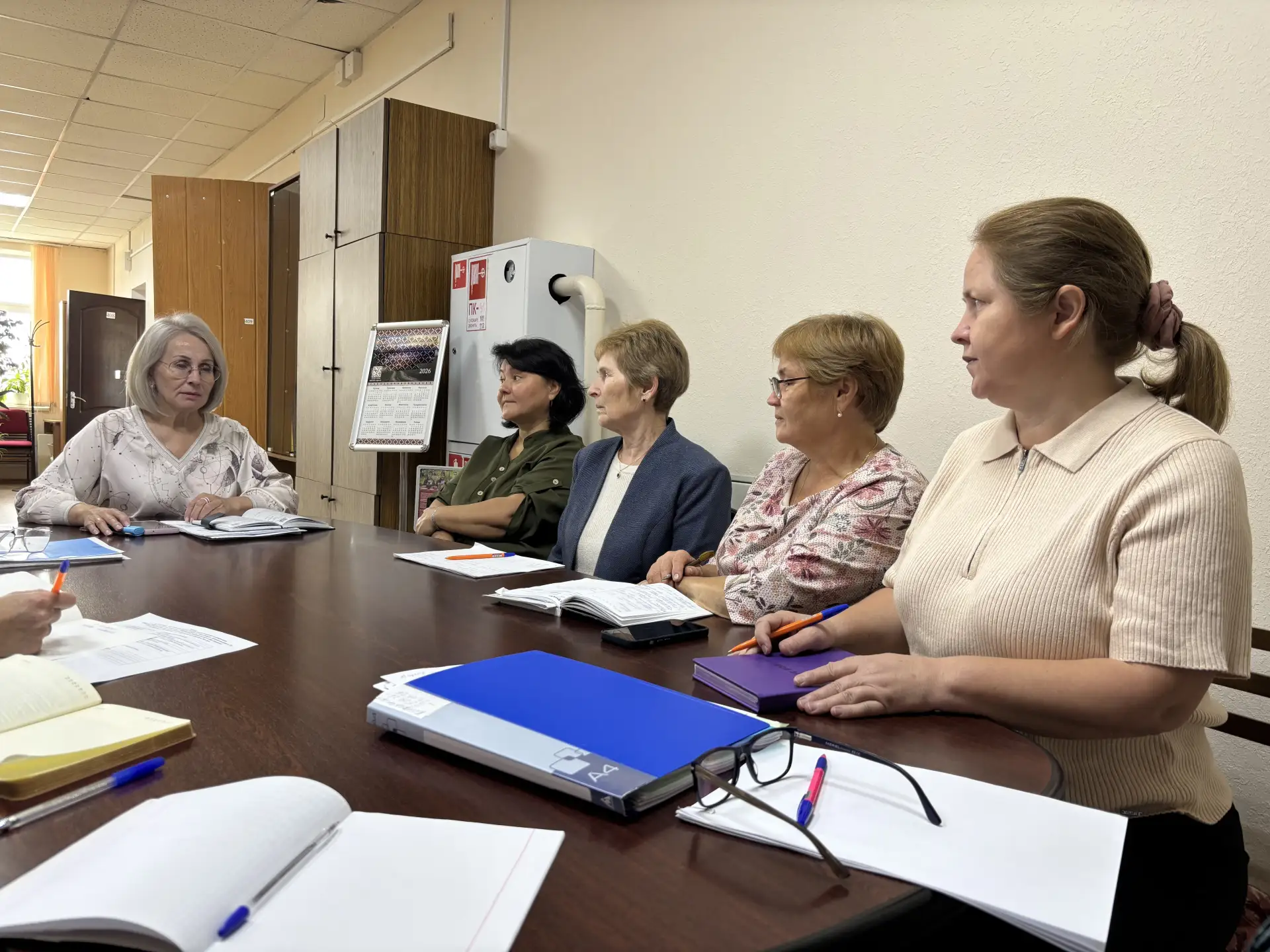 🗣 Институтлэн кивалтӥсез Надежда Ураськина коллективен пумиськон ортчытӥз. Кенешимы вы...