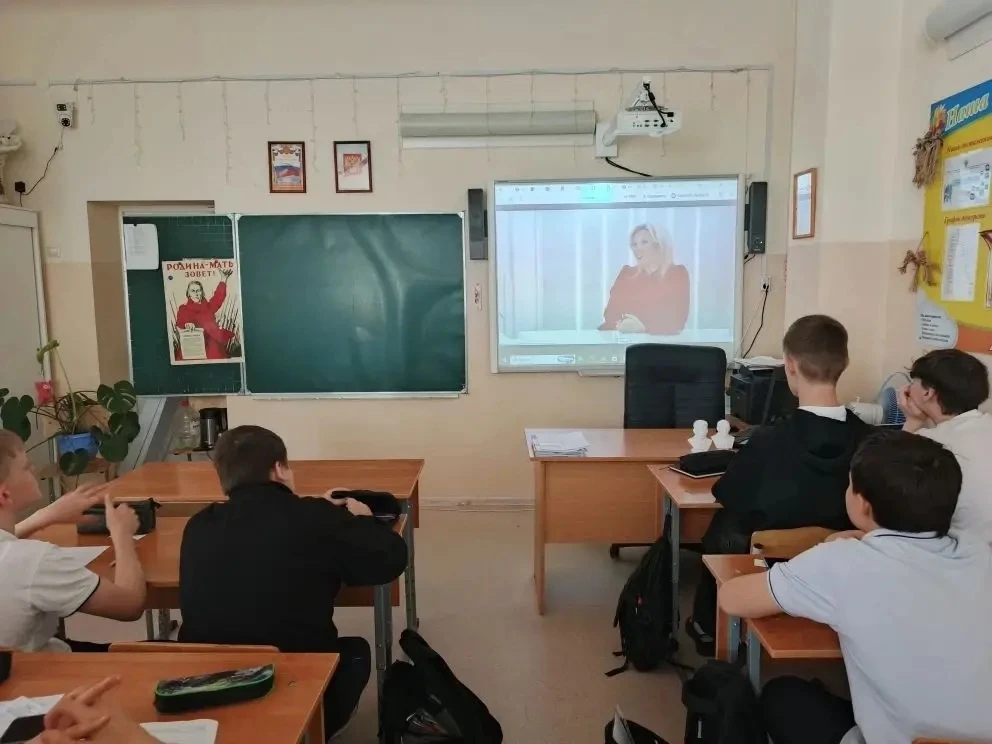 📢 Ценности, которые объединяют «Разговоры о важном»: как мы воспитываем будущее вместе🌟  Каждый поне