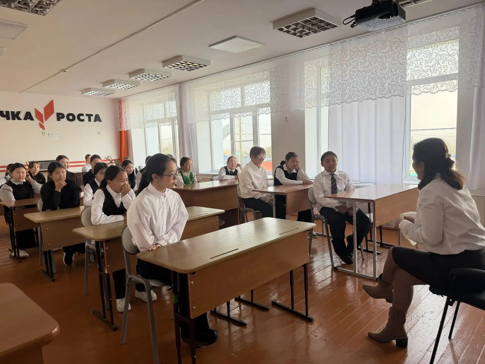 ✅Сегодня для наших девочек прошла беседа с Натальей Васильевной на тему «Час общения». 🕐